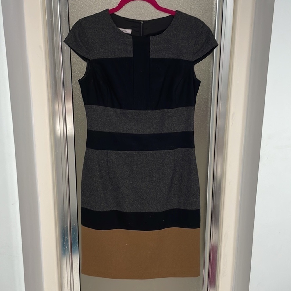 Judith & Charles wool dress - Picture 3 of 10